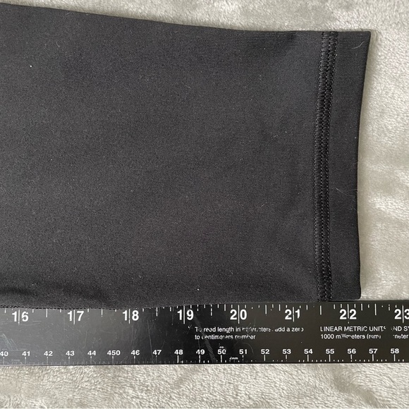 Victoria’s Secret Sport VSX Knockout Black Capri Leggings Set of 2 Size S - Picture 11 of 16